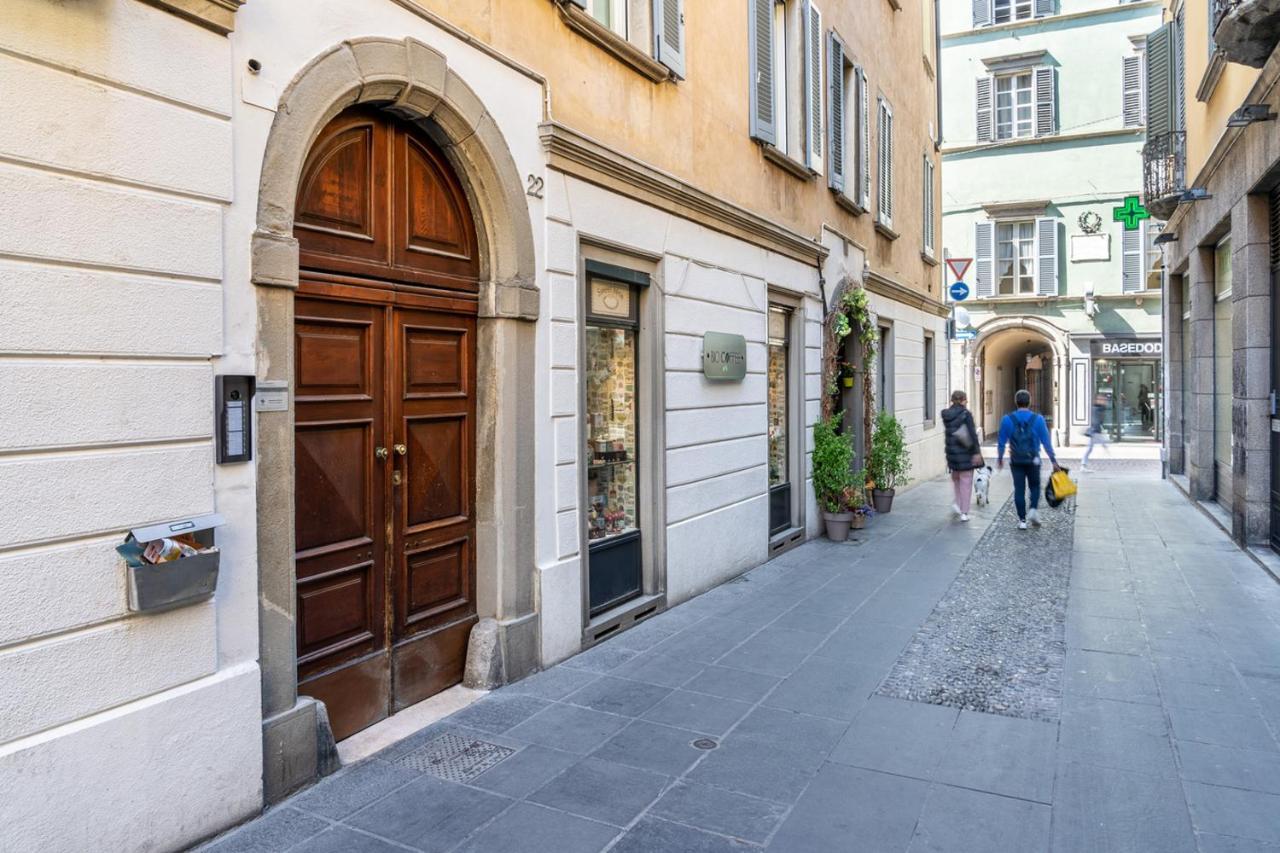 Centro Storico - Leonardo House Apartment Bergamo Luaran gambar